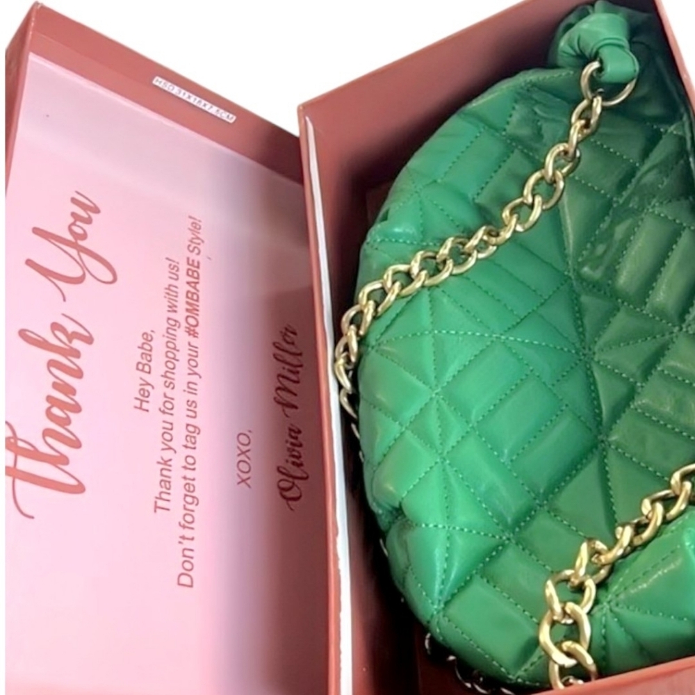 👛 NIB Gorgeous, Elegant Olivia Miller Green Quilted Crossbody Bag w/Gold Chain - Picture 2 of 9